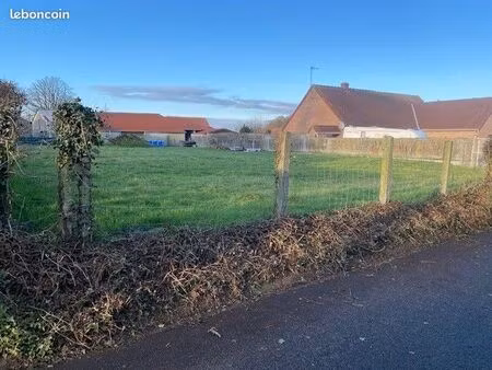 terrain à bâtir constructible et viabilisé pour habitation ou activité professionnelle (ca
