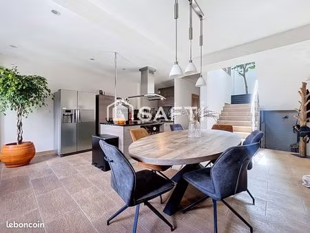 duplex 5 pièces 145 m²