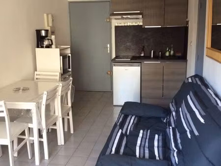 sète t2 cabine climatisé piscine