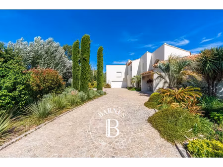 maison de luxe à vendre dans le quartier plateau de puyricard-la trévaresse