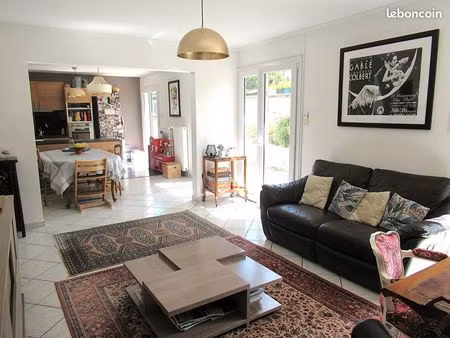 maison 9 pièces 150 m²