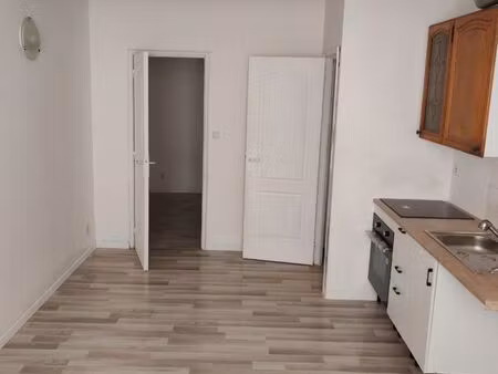 aire-sur-la-lys centre – f2 rdc 26 m² rénové  cuisine équipée – 480 cc