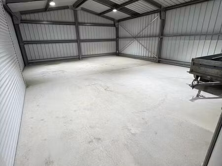 location hangar atelier parking garage