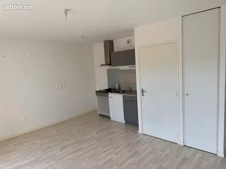 appartement t2 44.68 m2 + balcon 5.4 m2