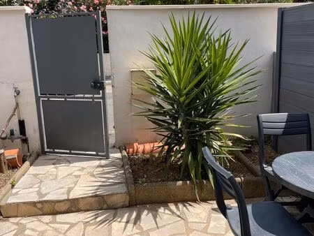 studio meublé à castelnau en rez-de-chaussée de vila avec terrasse