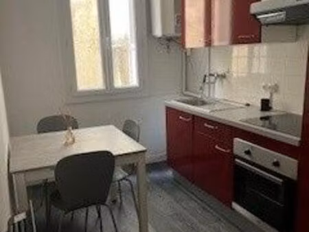 studio 1 pièce 28 m²