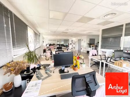 bureaux 180 m²