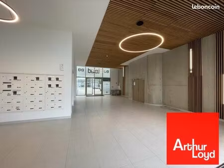 bureaux 180 m²