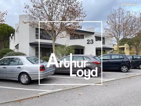 bureaux 298 m²