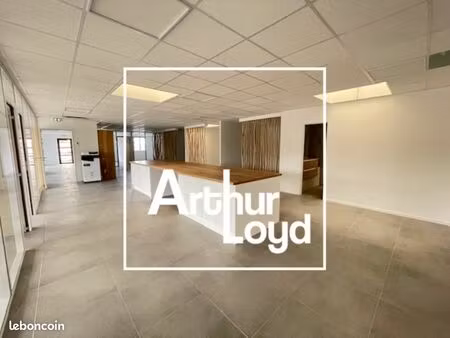 bureaux 240 m²