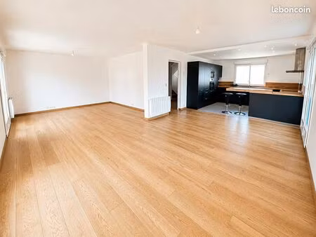 maison 6 pièces 136 m²