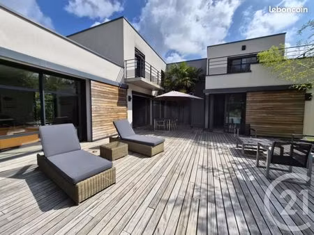 maison 8 pièces 292 m²