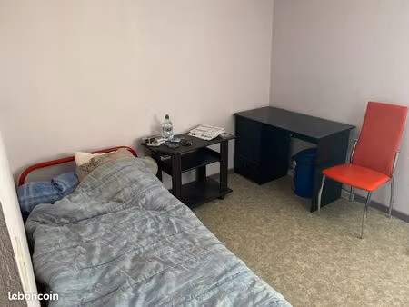 chambre meublée