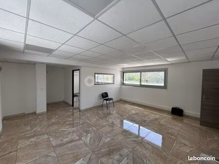 bureau 50 m²