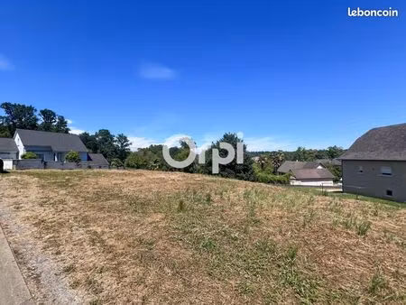 terrain 1 075 m² geronce