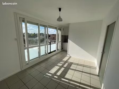 t2 38m2 à chambray-les-tours