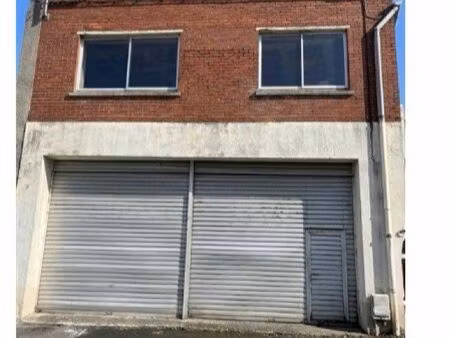 ensemble immobilier appartement rénové avec garage 6 places et dépendance