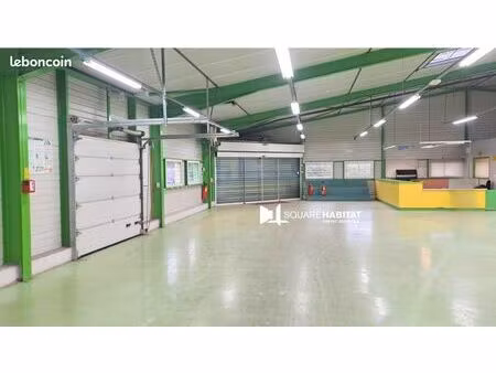 local commercial 990 m²