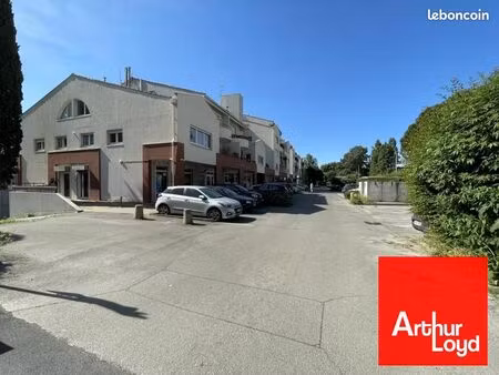 bureaux 100 m²