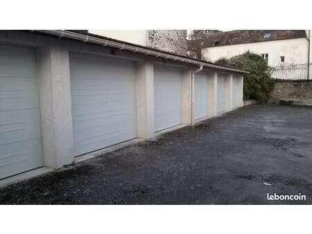 box   parking fermé 15m2