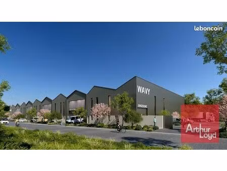 local d'activité 1 303 m²