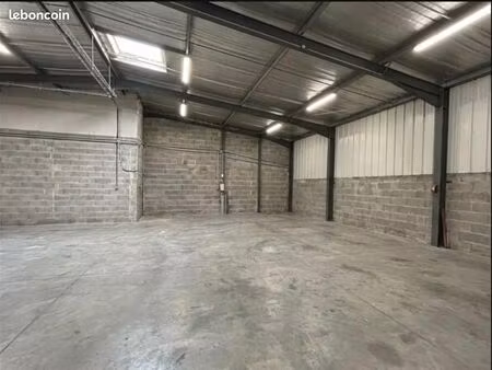 local d'activité 1 285 m²