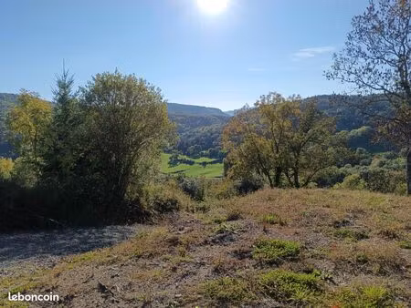 vends terrain 947 m2 saint-nectaire haut avec viabilités et terrassement