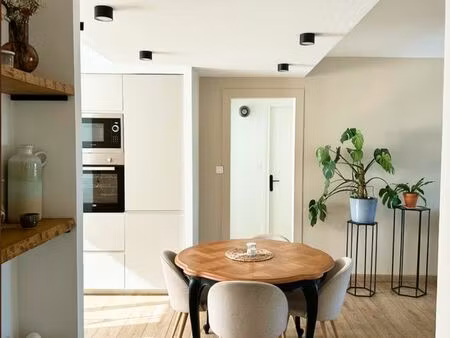 montjuzet – t3 lumineux et traversant avec balcon et parking