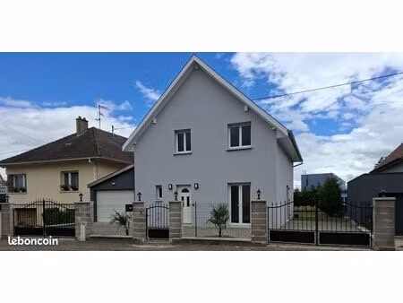 maison avec double portail (pour camping-car  bateau  remorque  etc..)