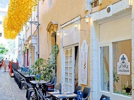 commerce restaurant