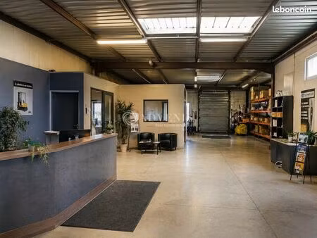 local d'activité 1 286 m²