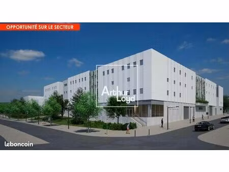 local d'activité 4 357 m²