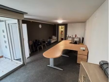 local  commercial