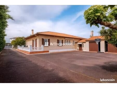 maison plain pied avec piscine et double garage