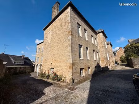 immeuble 39 pièces 780 m²