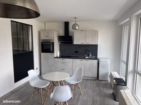 joli f3 rénové metz balcon calme lumineux
