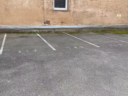 vends place de parking prox gare et musée d'art moderne