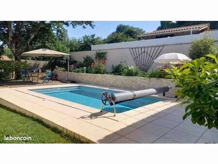 maison  jardin  piscine  à la campagne