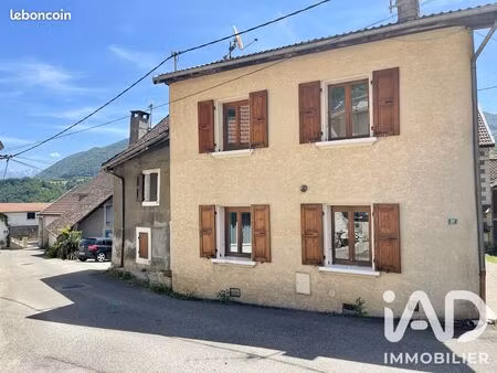 maison de village 3 pièces 70 m²
