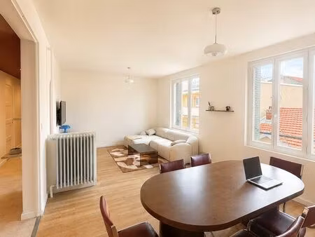 t3 entièrement rénové 74 m²  garage et grenier