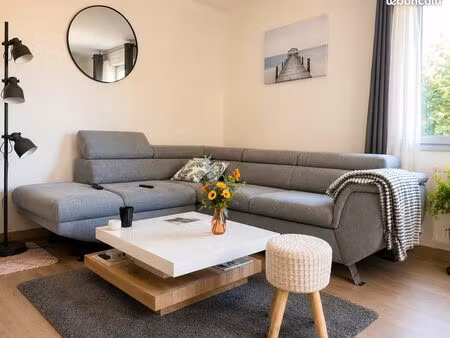 t2 meublé 42m² - balcon - 2 parkings - résidence sécurisée - lacroix-falgarde