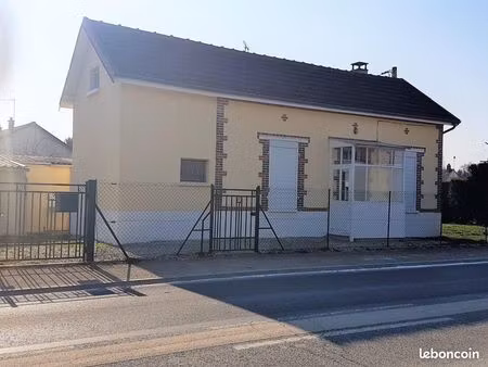 à louer – maison avec jardin  garage et dépendance