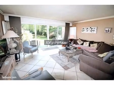 maison 11 pièces 258 m²