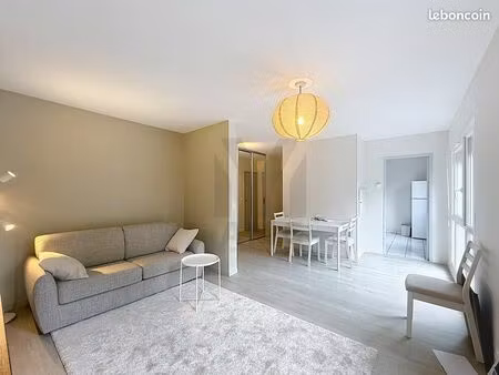 t2 meuble proche hyper centre avec garage