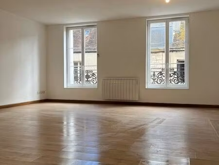 sees centre appartement t2 à louer