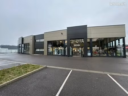 local 1049 m² saint-avold