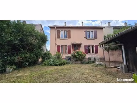 maison 8 pièces 149 m²