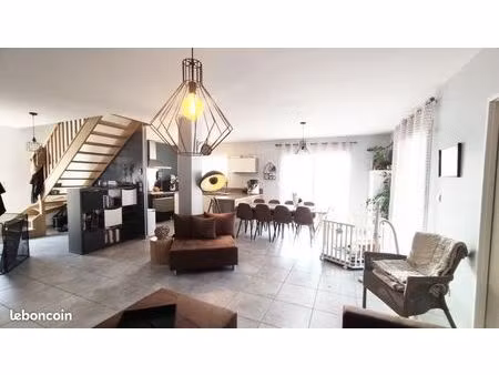 maison 5 pièces 94 m²