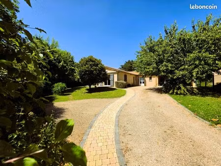 villa 7 pièces 135 m²