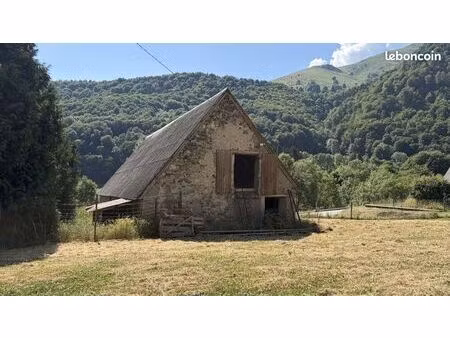 grange 2 pièces 150 m²